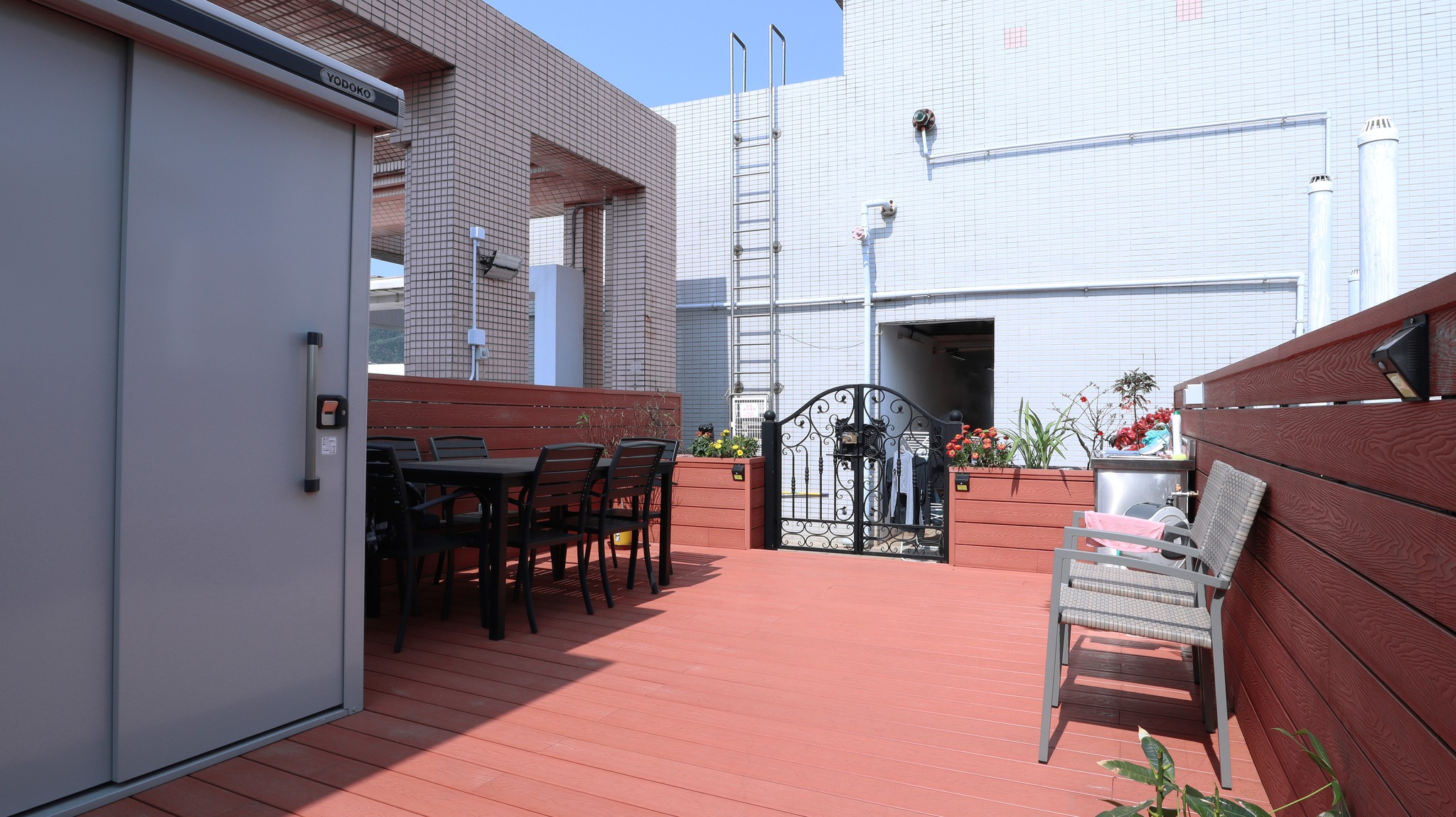 Metro City Rooftop Garden